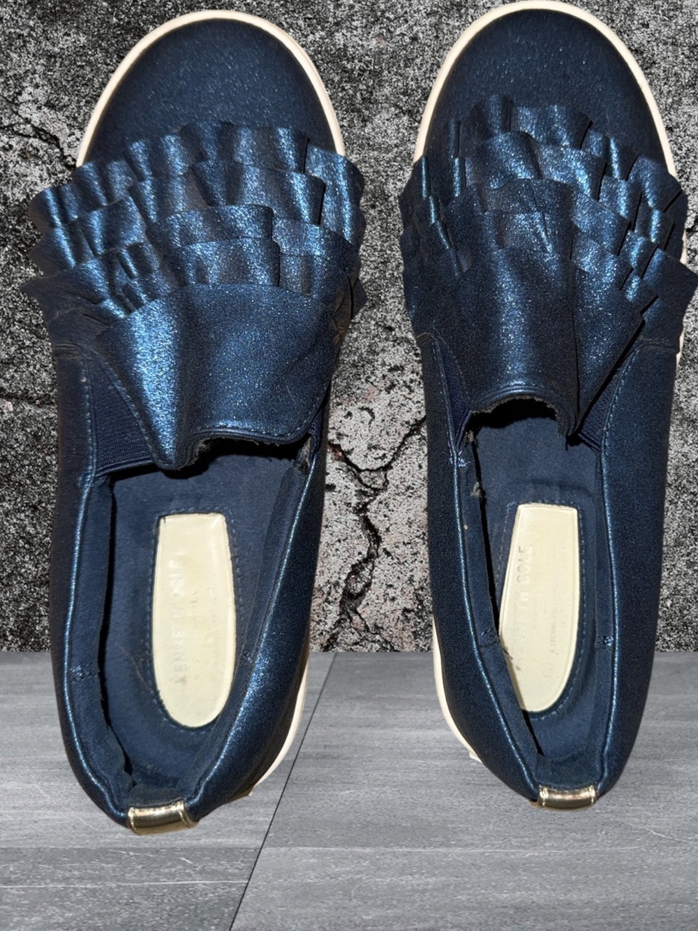 KENNETH COLE Kam Fashion Sneaker Big Girl’s Size 4 Navy Metallic Tiered Ruffle